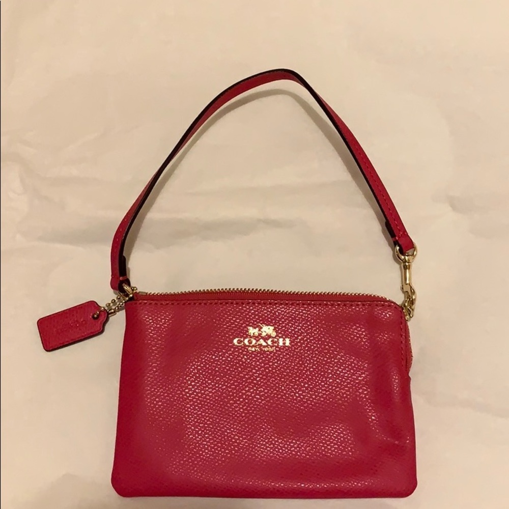 👛 coach wristlet! Perfect condition 🎁